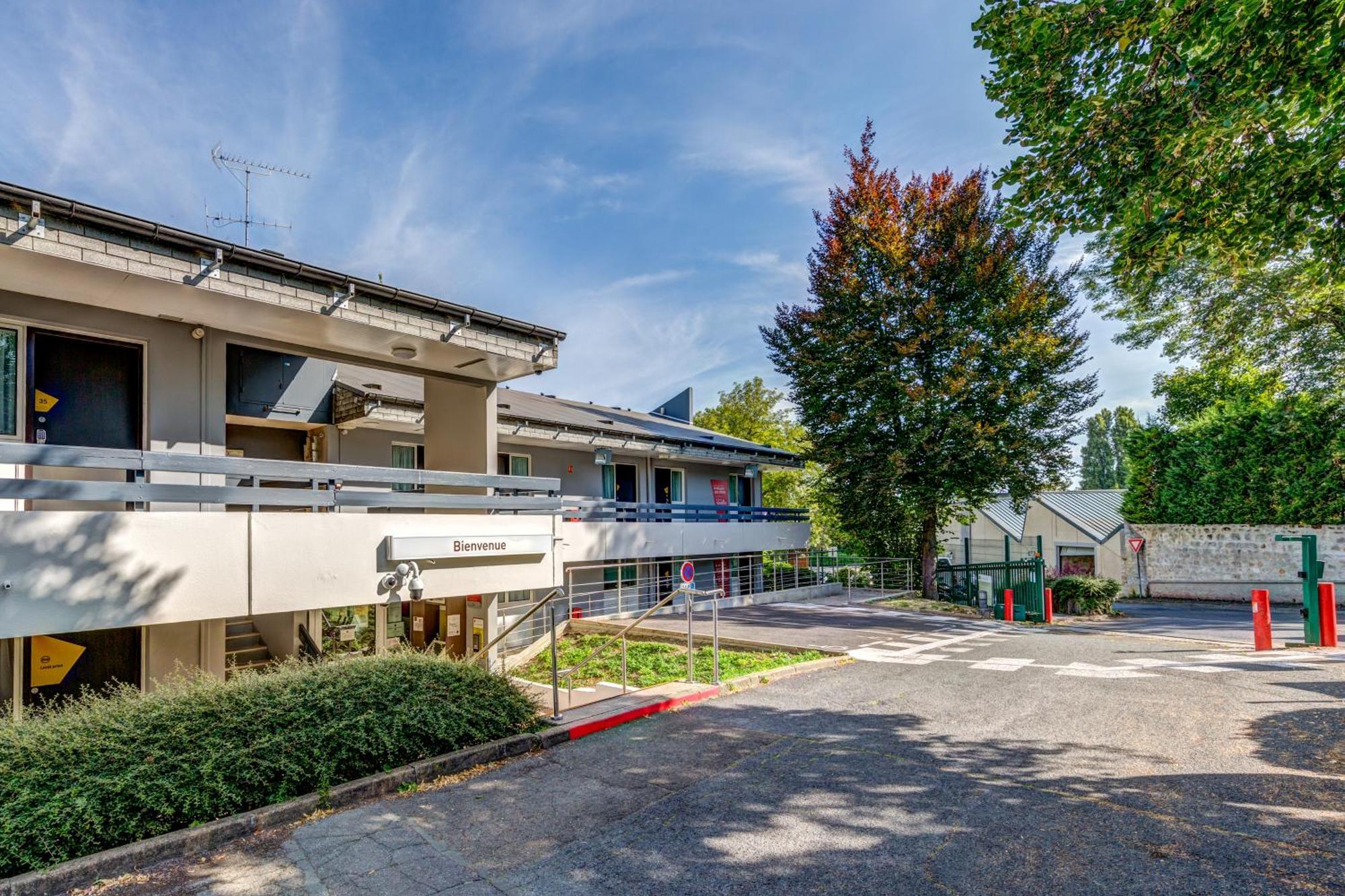 B&B Hotel Louveciennes Le Port-Marly Exteriör bild